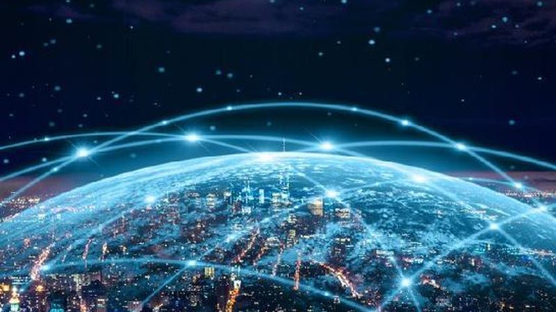 将智能客服集成到微信小程序或公众号中。具体操作步骤如下：
